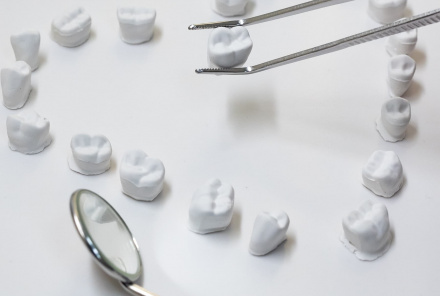 Первичный осмотр у стоматолога: ваш первый шаг к здоровой улыбке